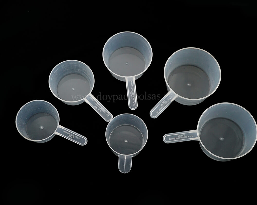 clear measuring scoops